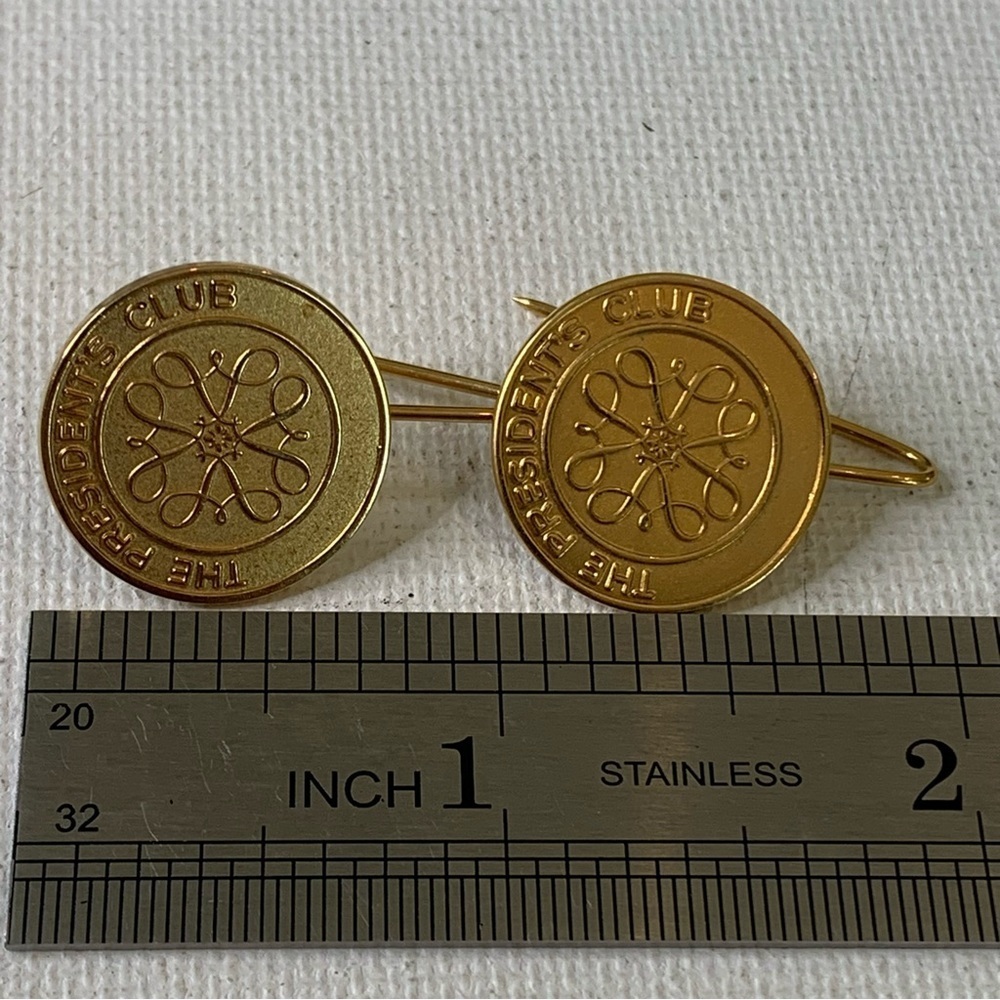 2 Vintage Avon The Presidents Club Lapel Pins 1980s Seller Award Gold Toned Pair - Picture 8 of 9
